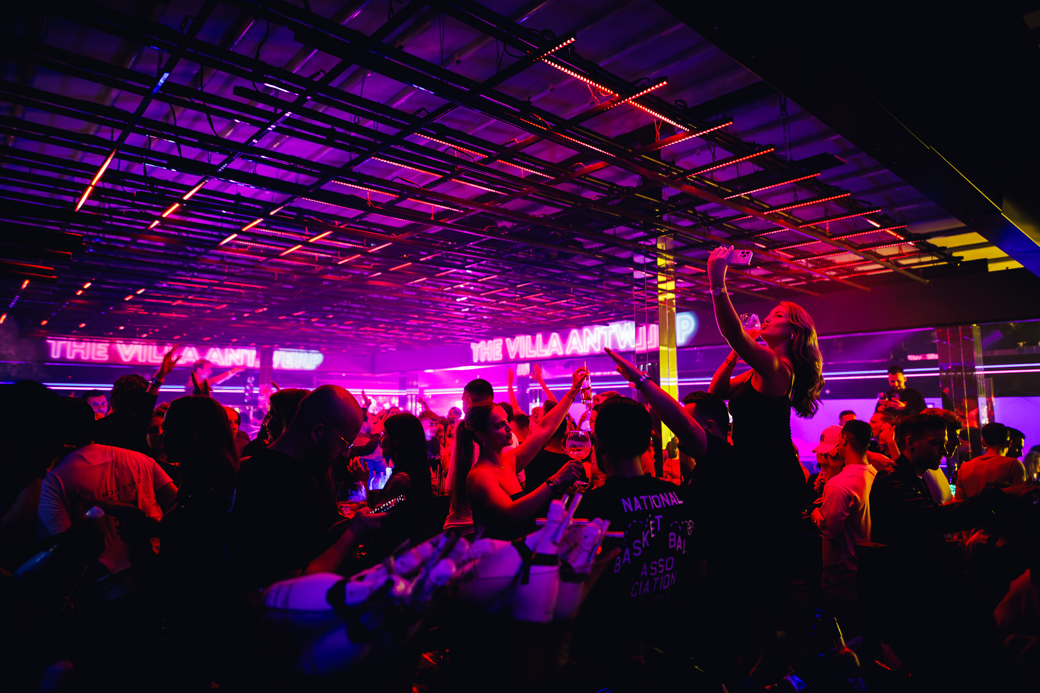 A full dancefloor at The Villa Antwerp